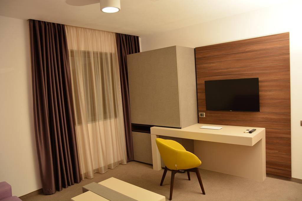 בראשוב Hotel Lux Divina מראה חיצוני תמונה