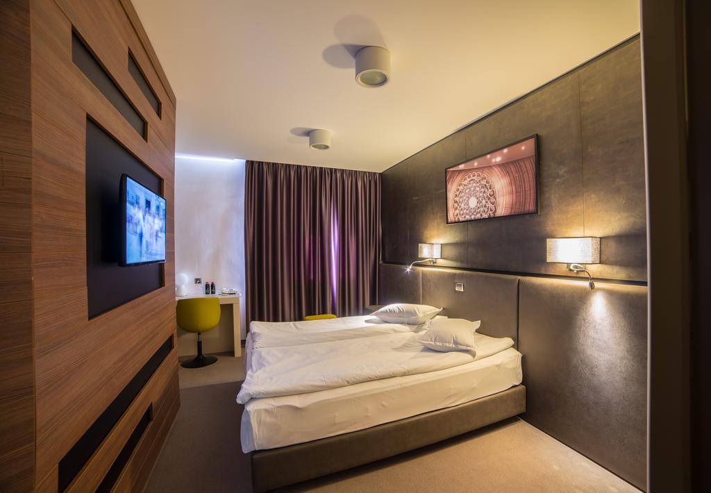 בראשוב Hotel Lux Divina מראה חיצוני תמונה
