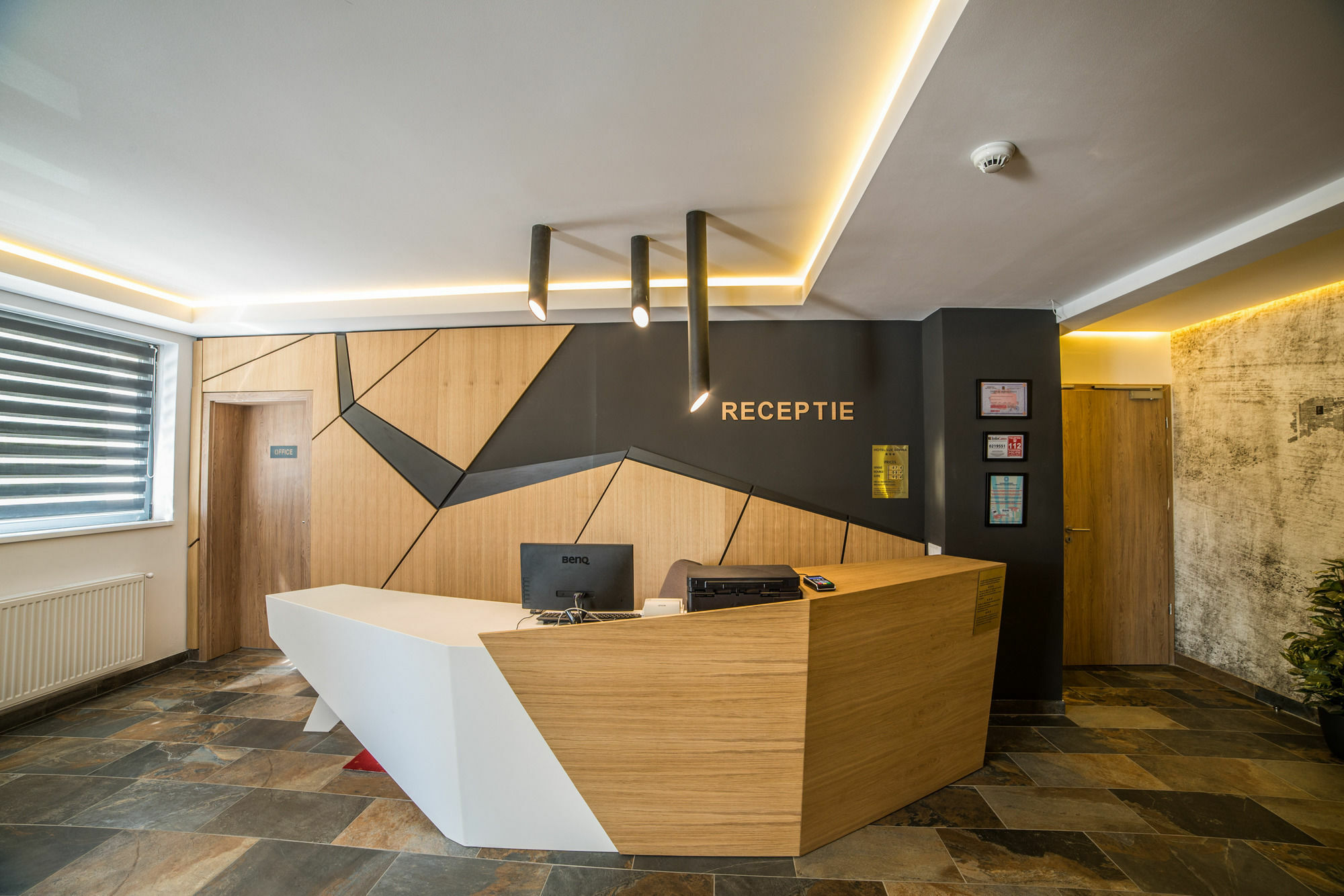 בראשוב Hotel Lux Divina מראה חיצוני תמונה