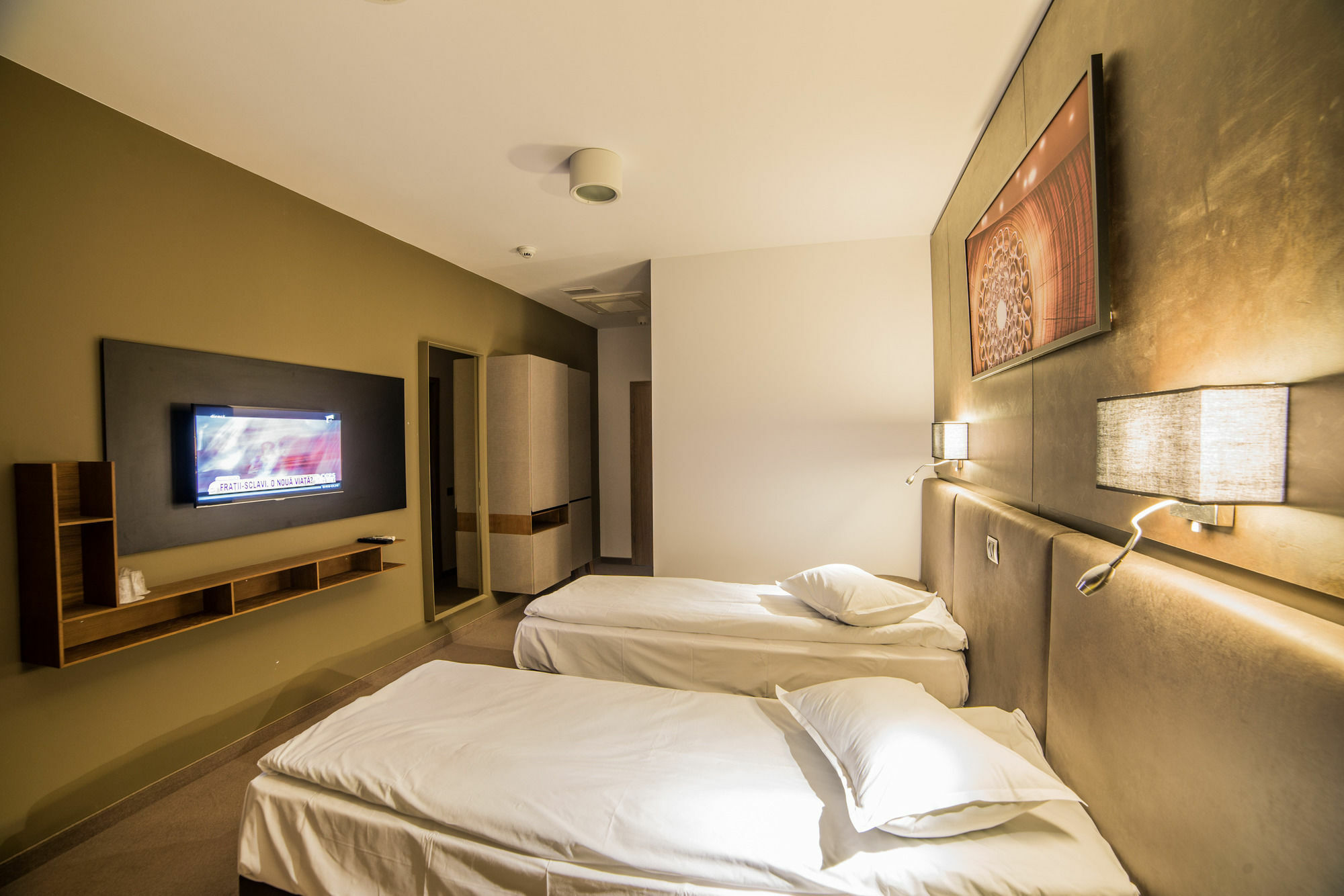 בראשוב Hotel Lux Divina מראה חיצוני תמונה